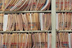 �f�[�^�x�[�X���_